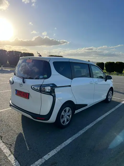 Toyota Sienta