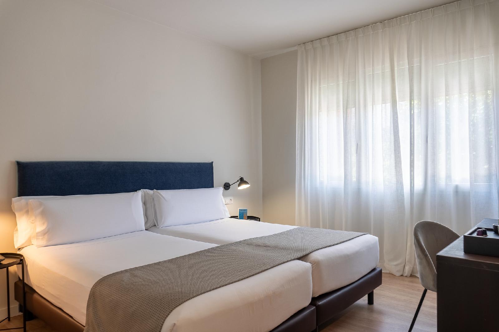 Tres Torres Atiram Hotel