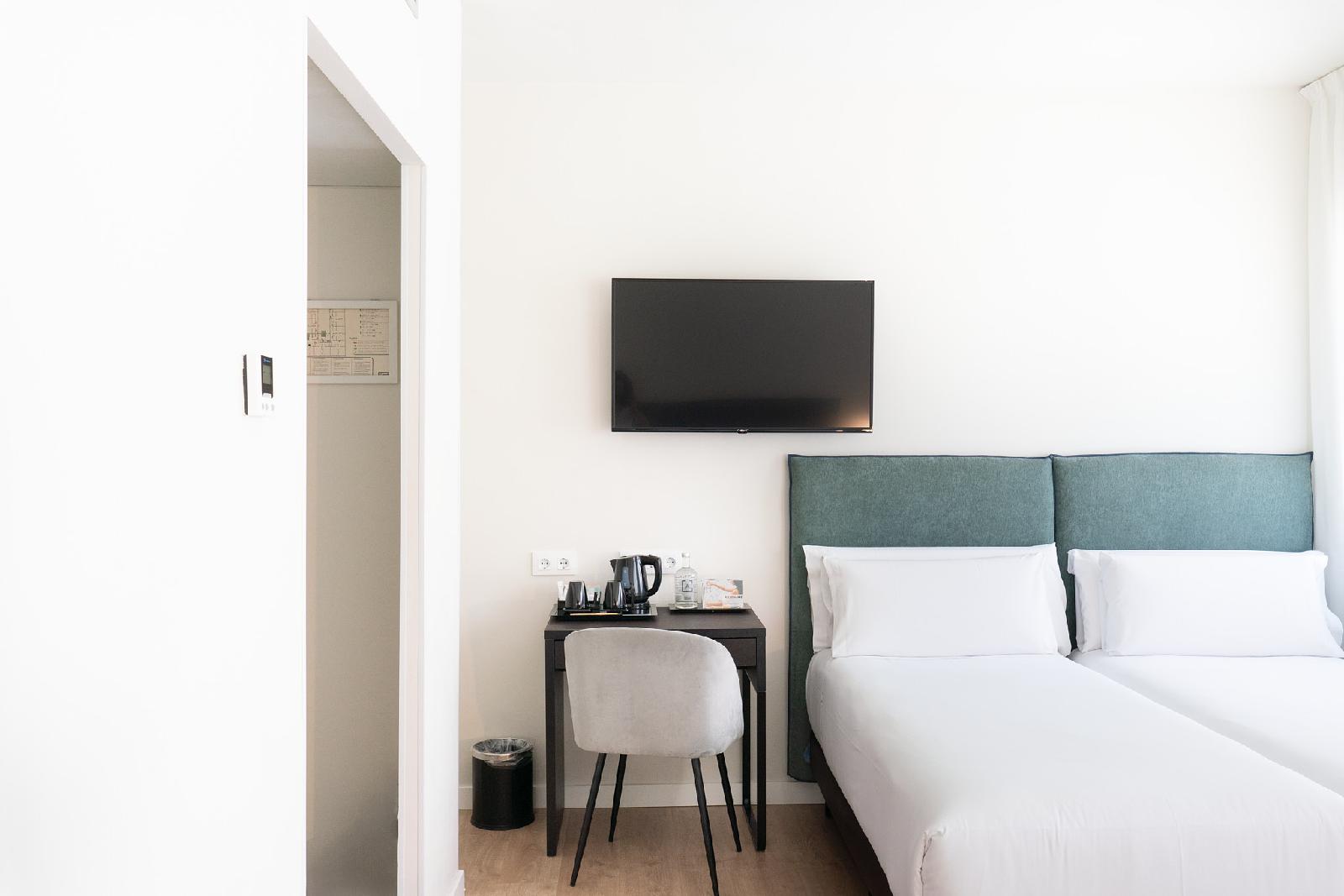 Tres Torres Atiram Hotel