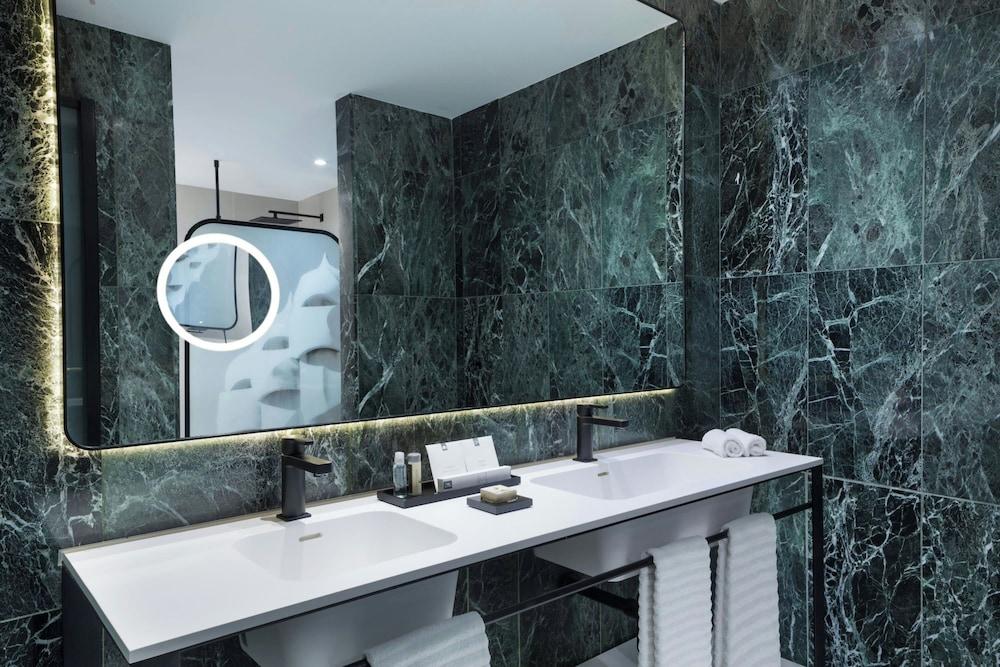 Renaissance Barcelona Hotel