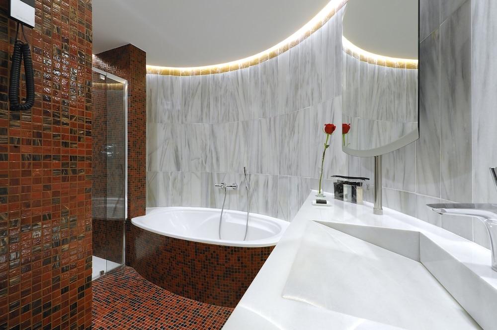 Claris Hotel & Spa Gl