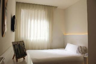 Pol & Grace Hotel