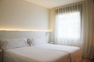 Pol & Grace Hotel