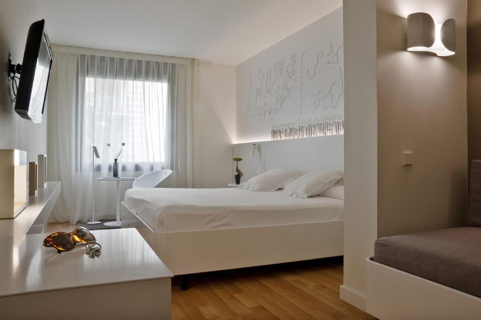 Pol & Grace Hotel
