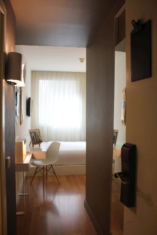 Pol & Grace Hotel