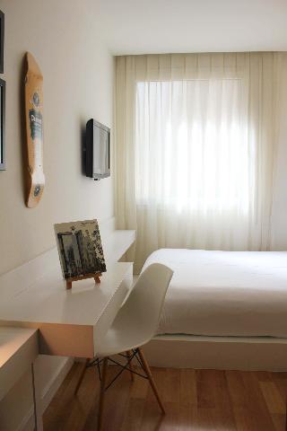 Pol & Grace Hotel