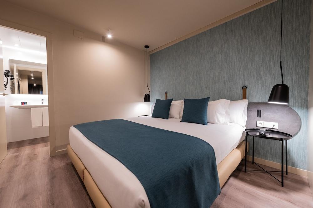 Atenea Rekord Suites