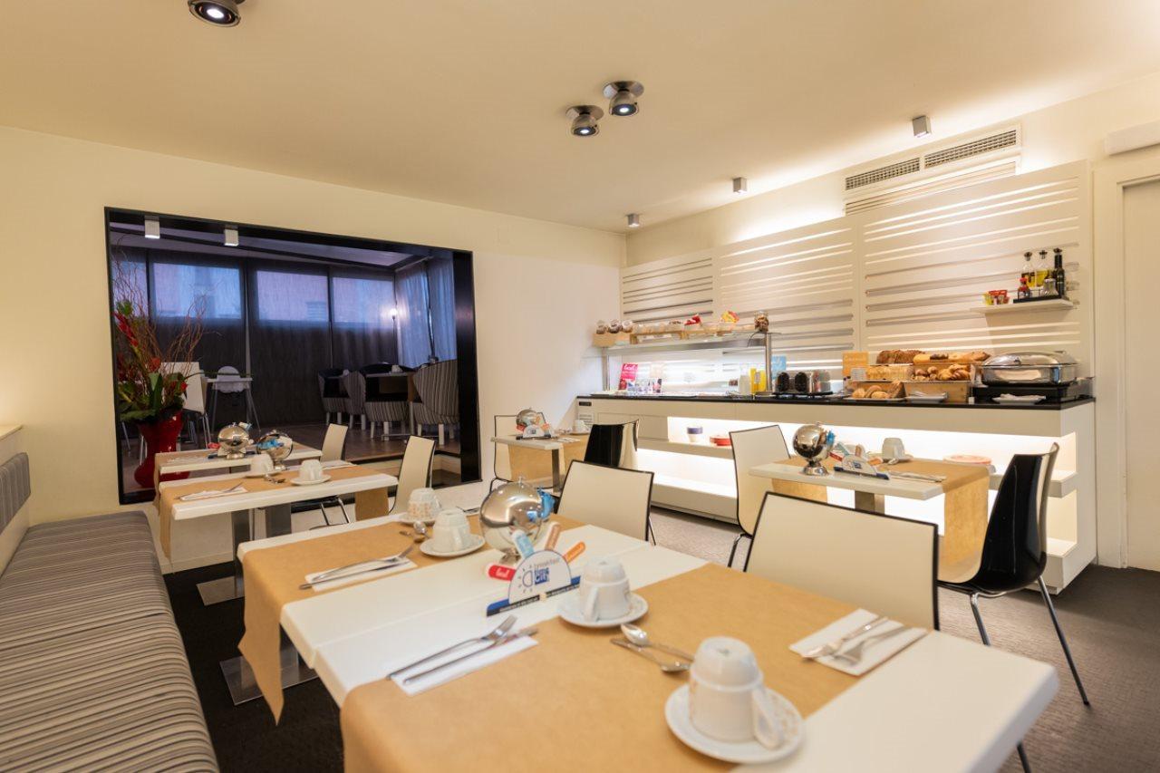 Atenea Rekord Suites