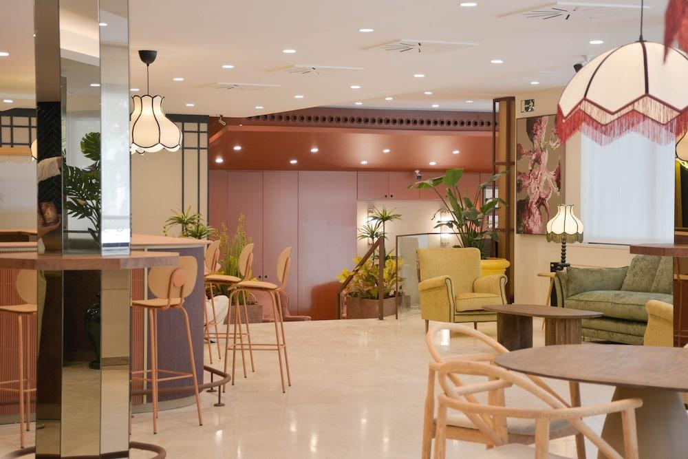 Hotel Aa Viladomat