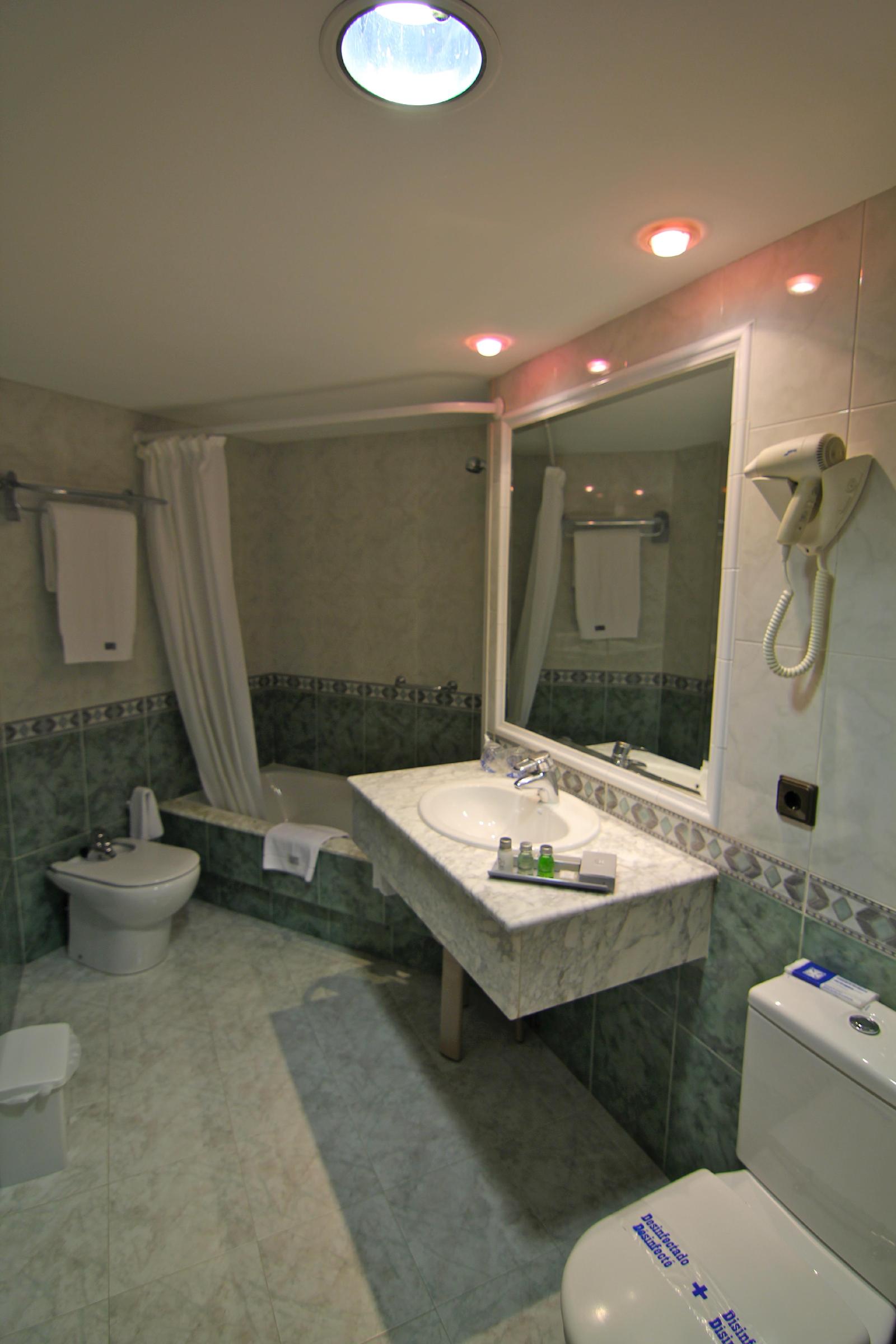 Hotel Almirante