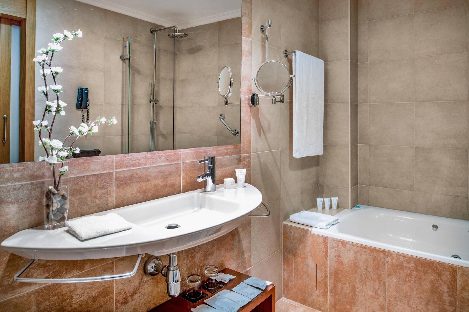 Ac Hotel Carlton Madrid By Marriott