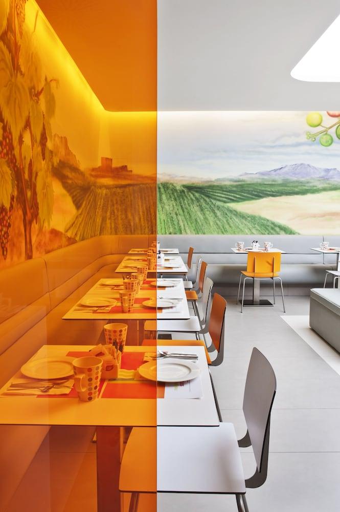 Hotel Ibis Styles Madrid Prado
