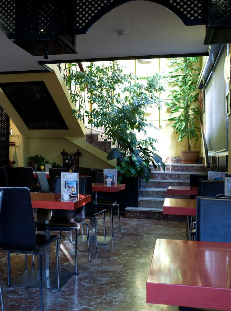 Hrc Hotel