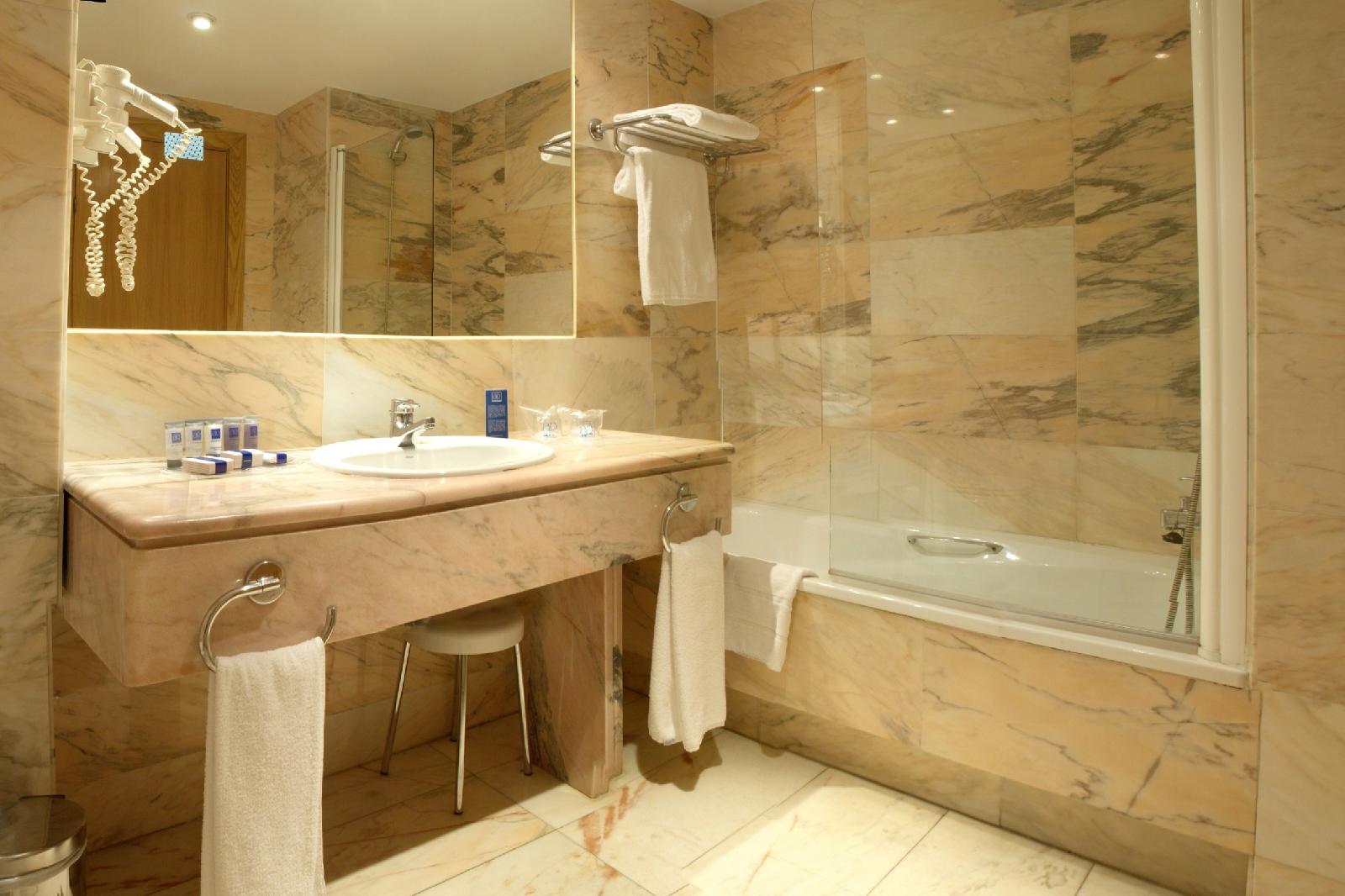 Hotel AR Parquesur