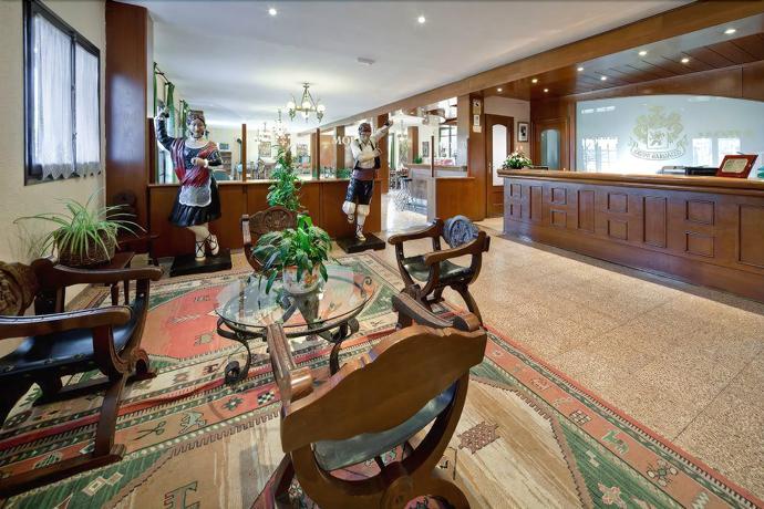 Hotel Mora