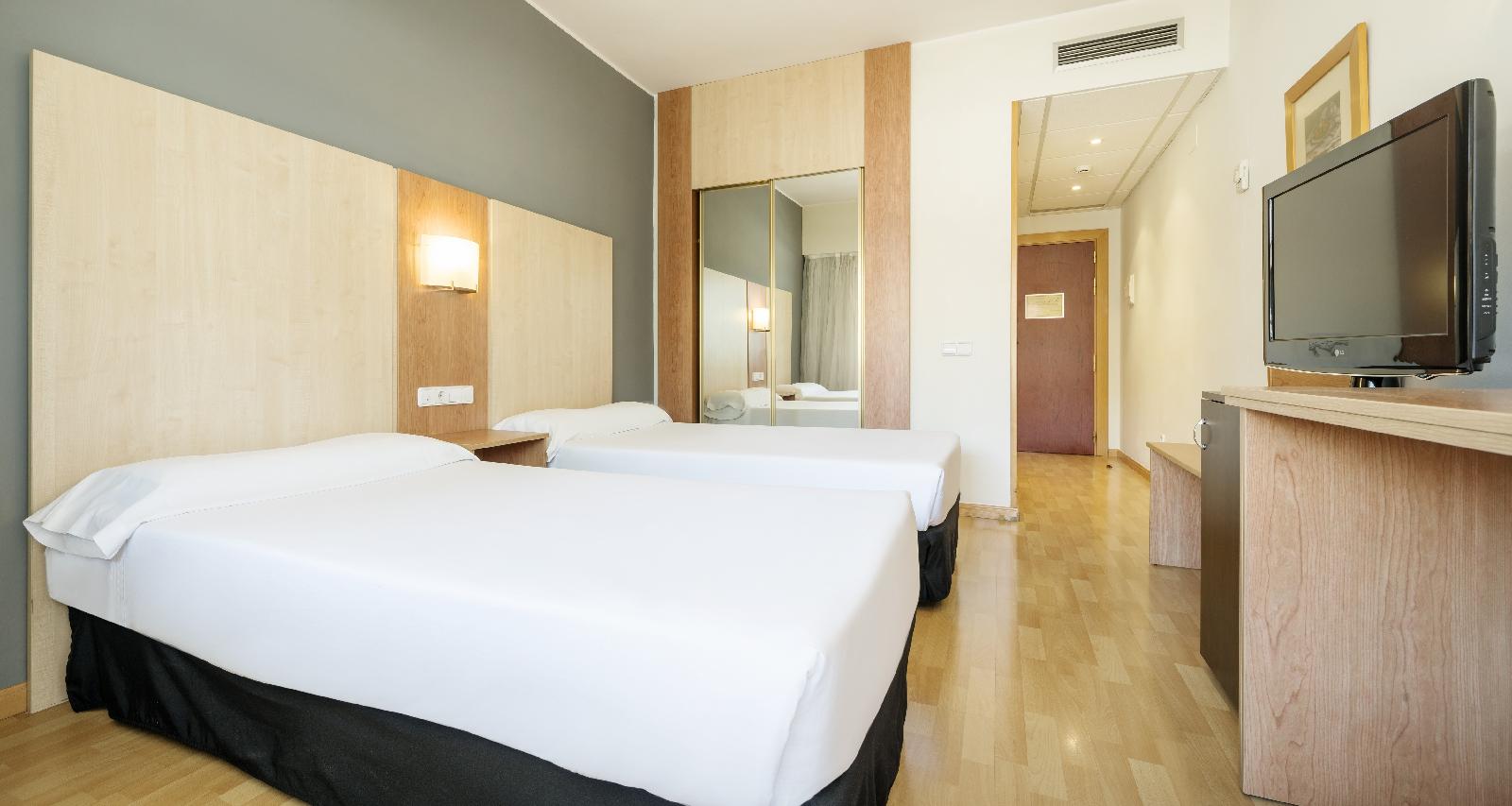 Hotel Ilunion Romareda