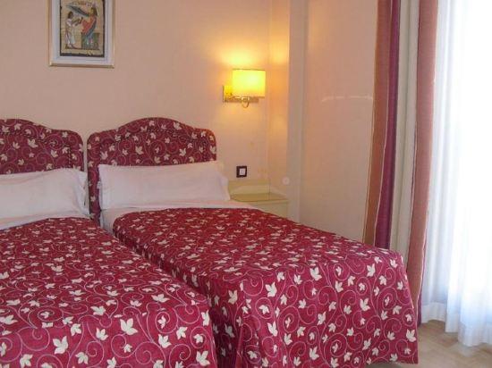 Tibur Hotel
