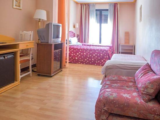 Tibur Hotel