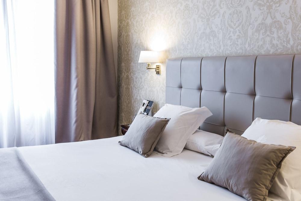 Hotel Carlton