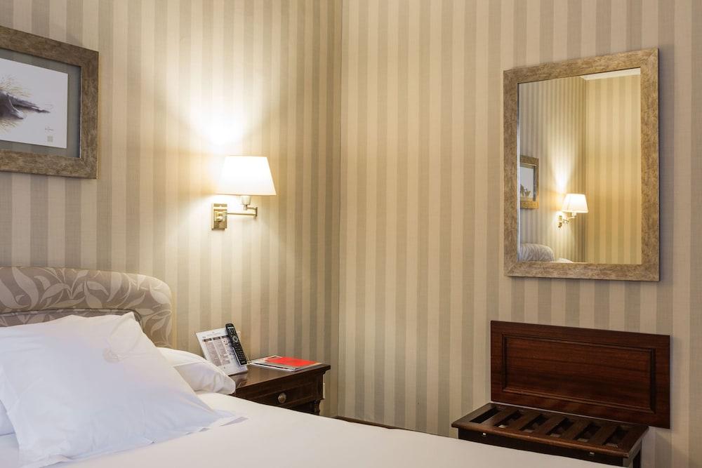Hotel Carlton
