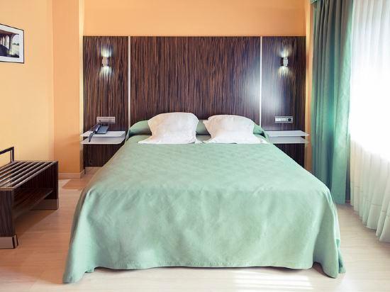 Hotel Gran Via