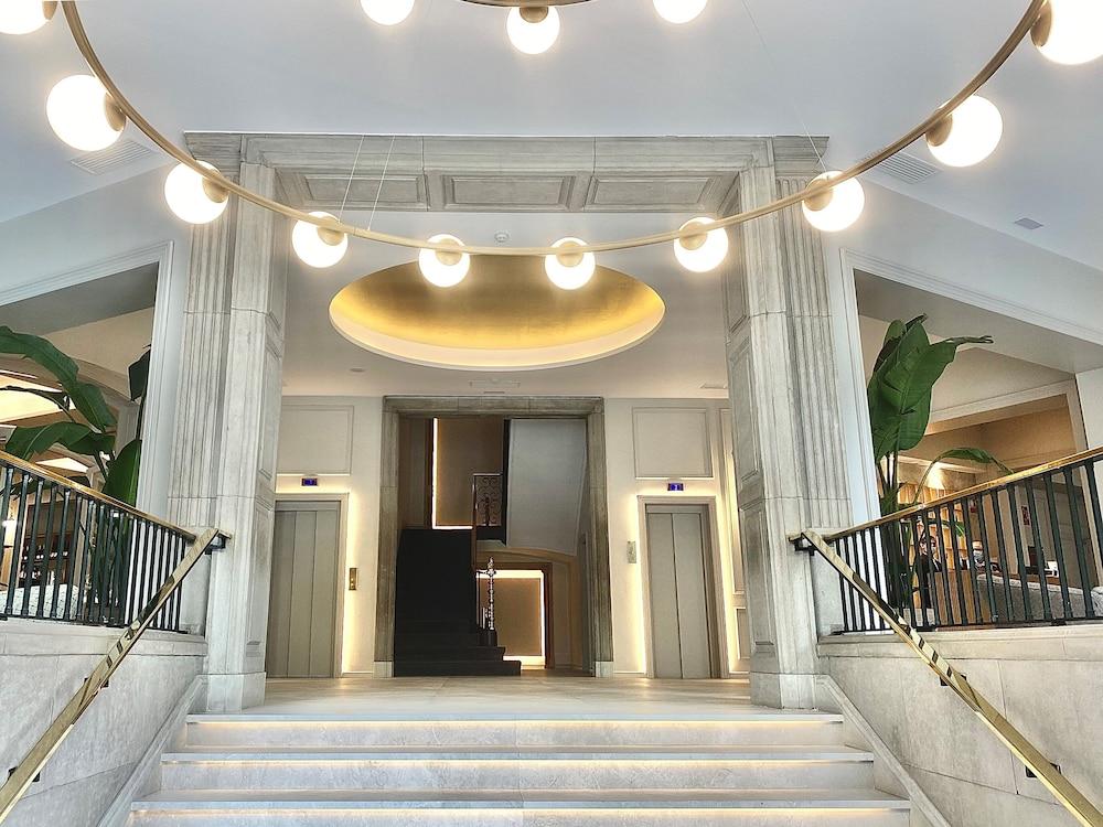 Lamaro Hotel
