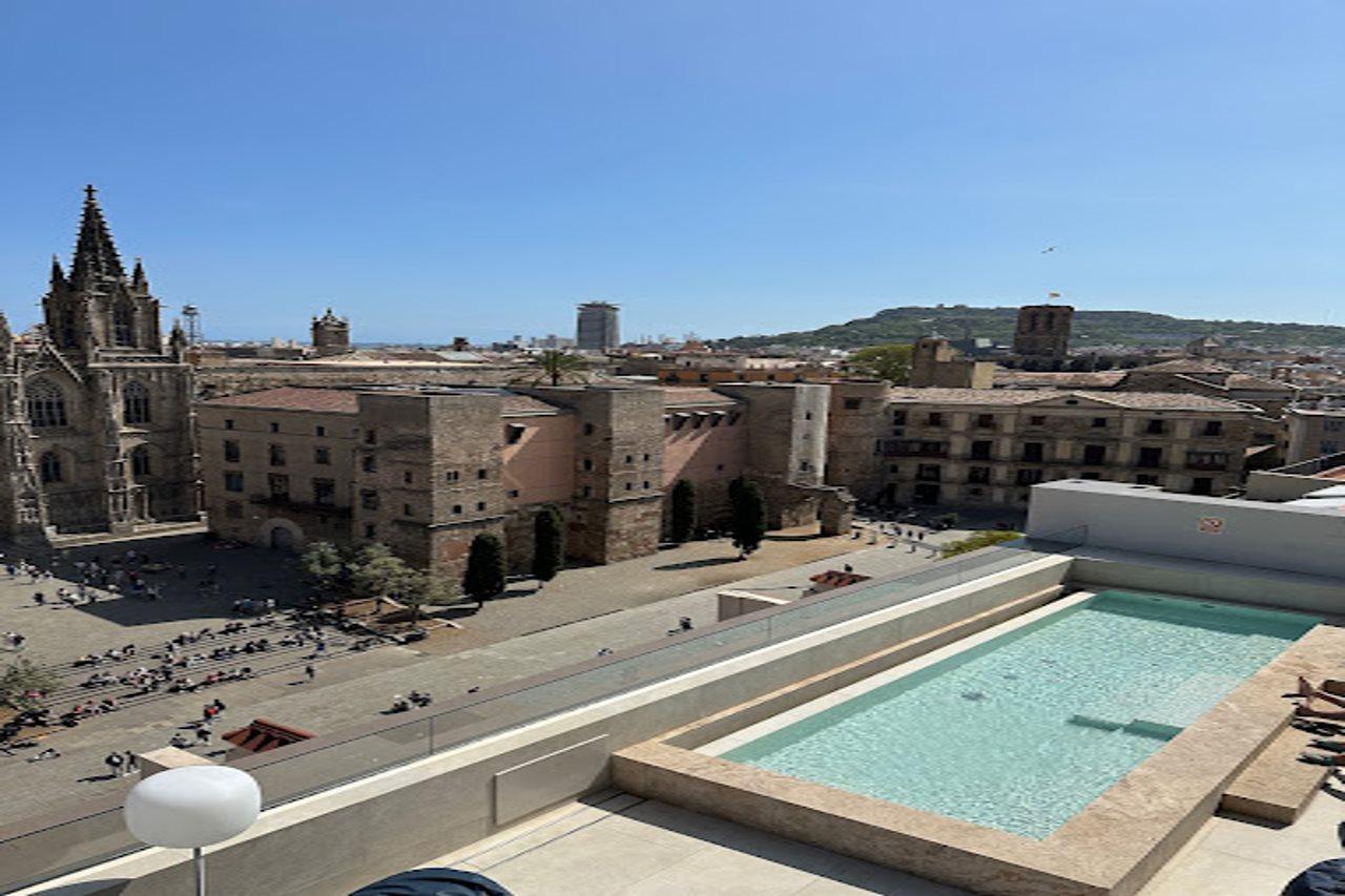 Lamaro Hotel