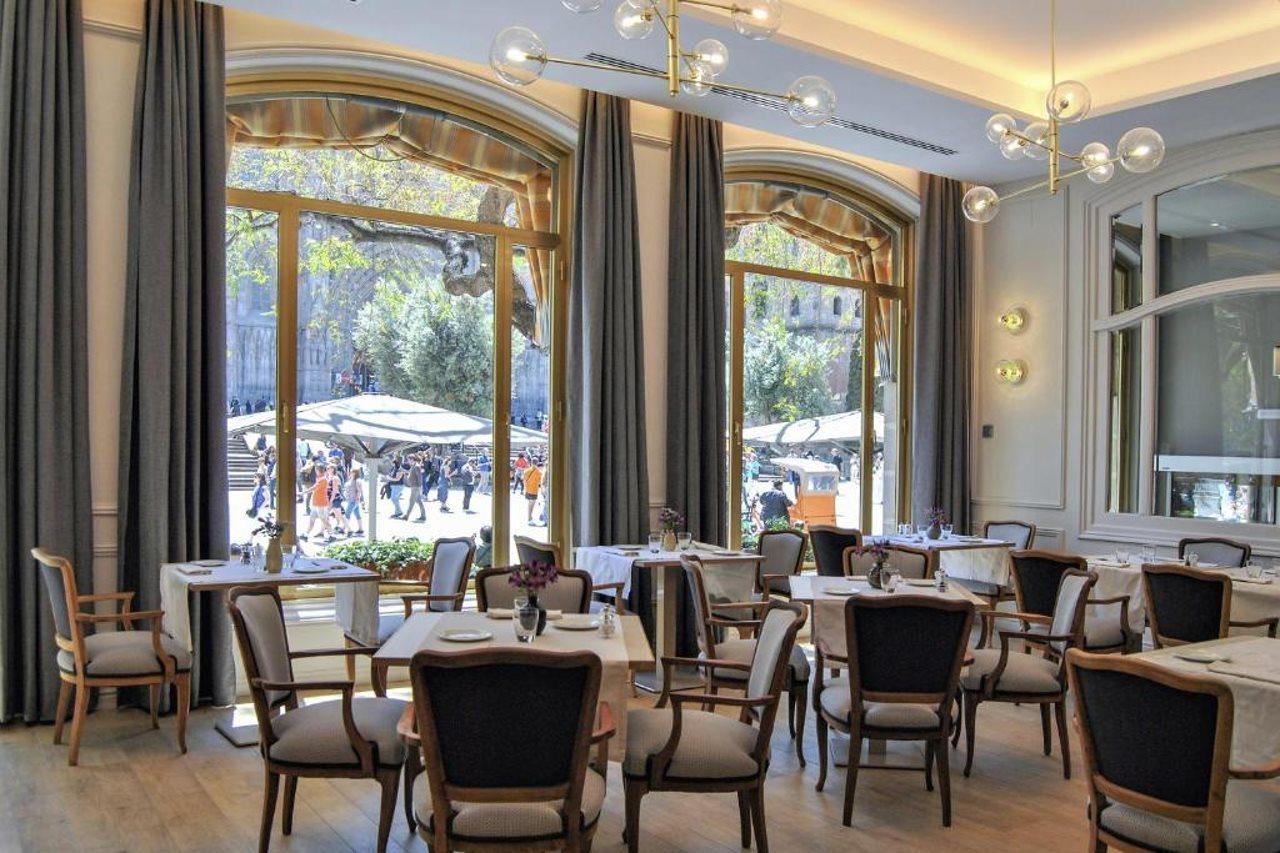 Lamaro Hotel