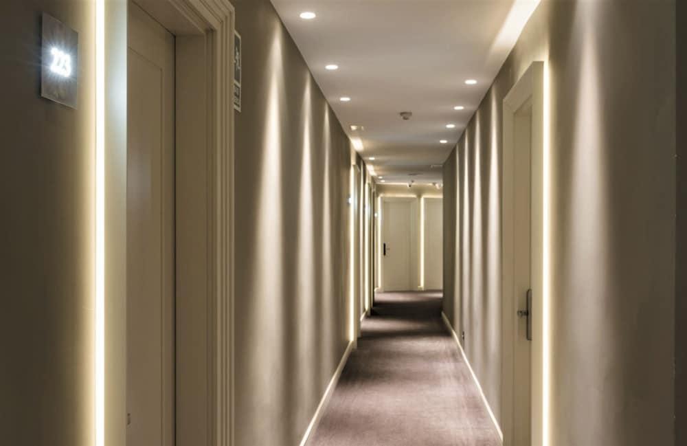 Lamaro Hotel