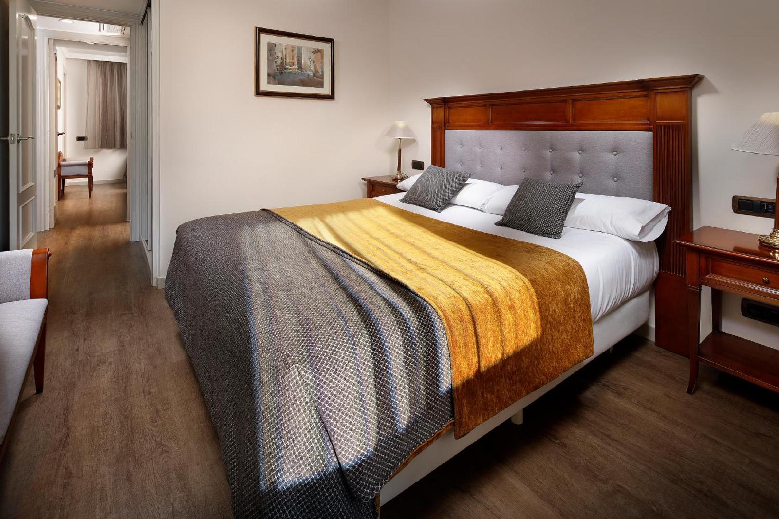 Aparthotel Hispanos 7 Suiza