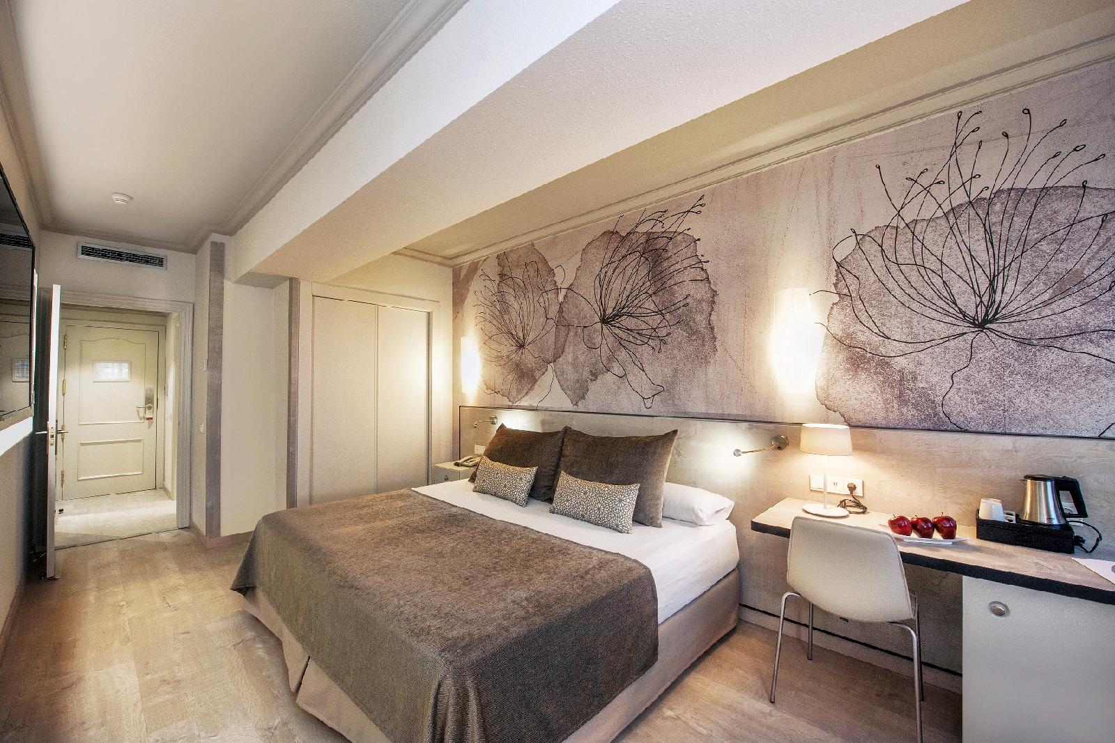 Salles Hotel Pere IV