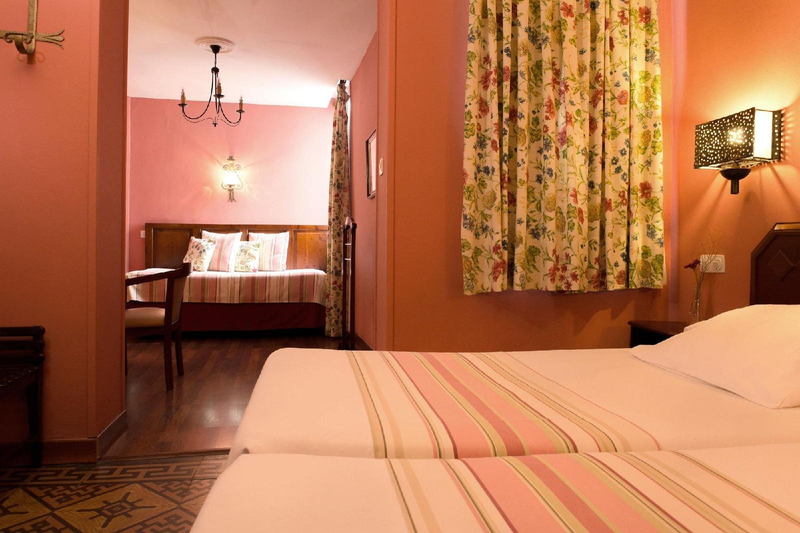 Hotel Abanico Casa Palacio