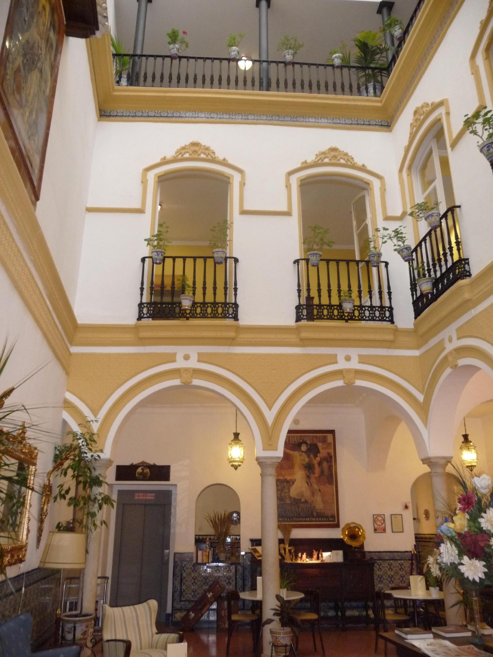 Hotel Abanico Casa Palacio
