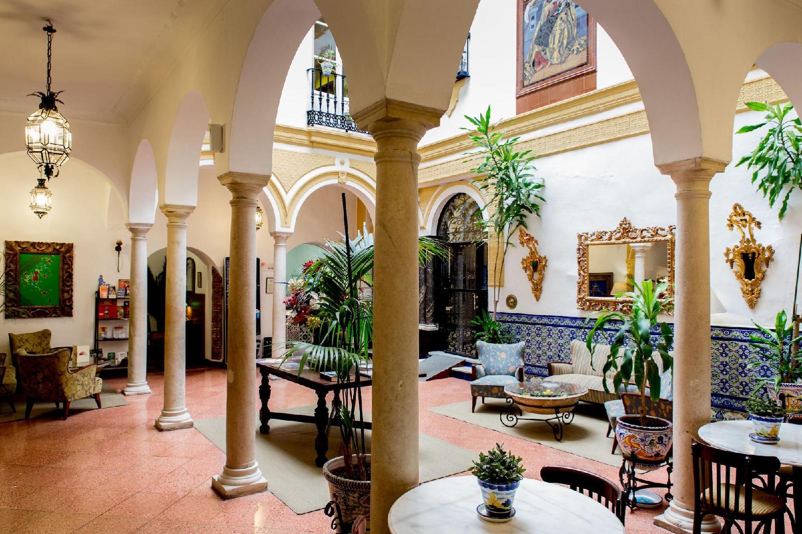 Hotel Abanico Casa Palacio