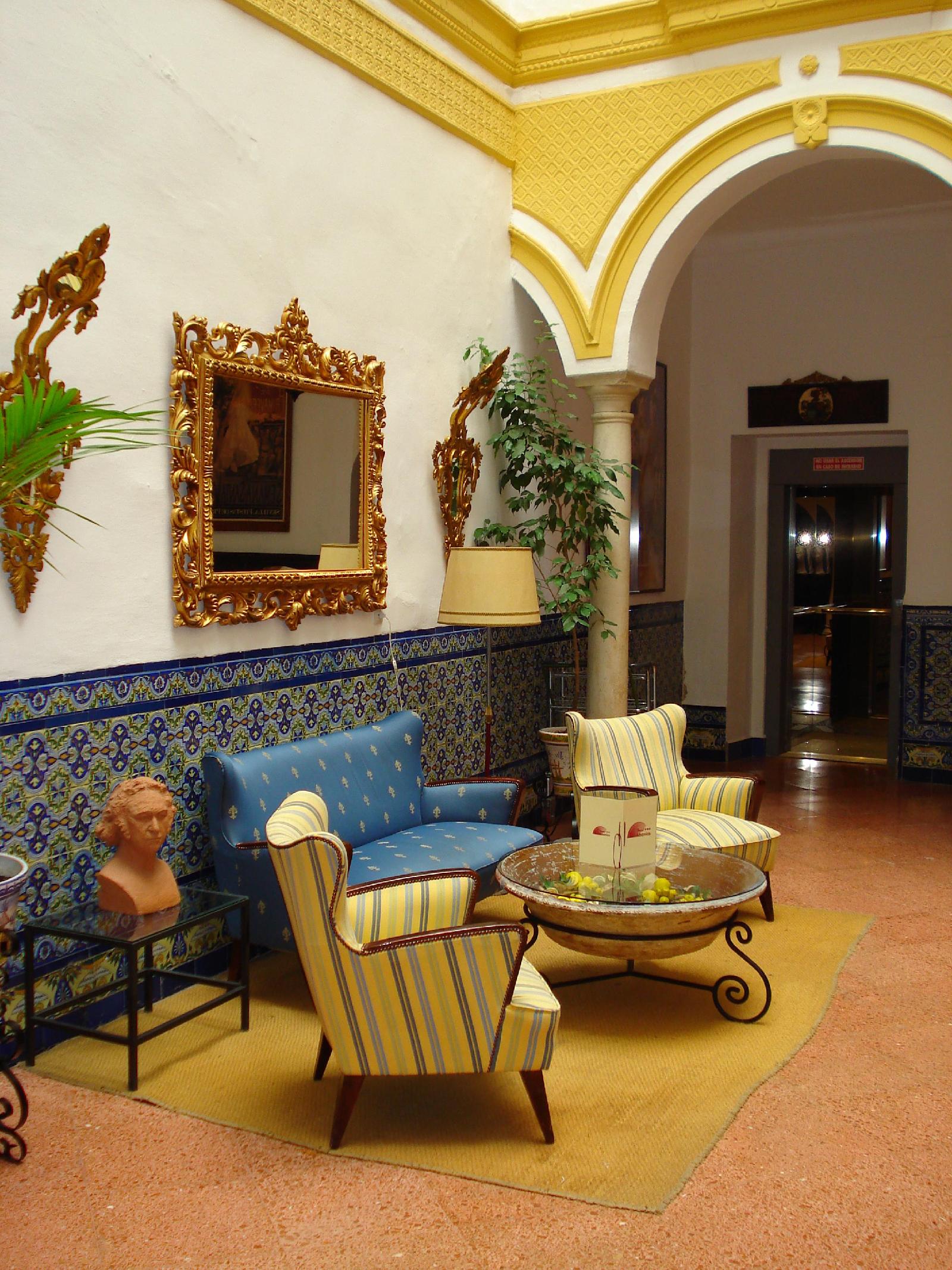 Hotel Abanico Casa Palacio