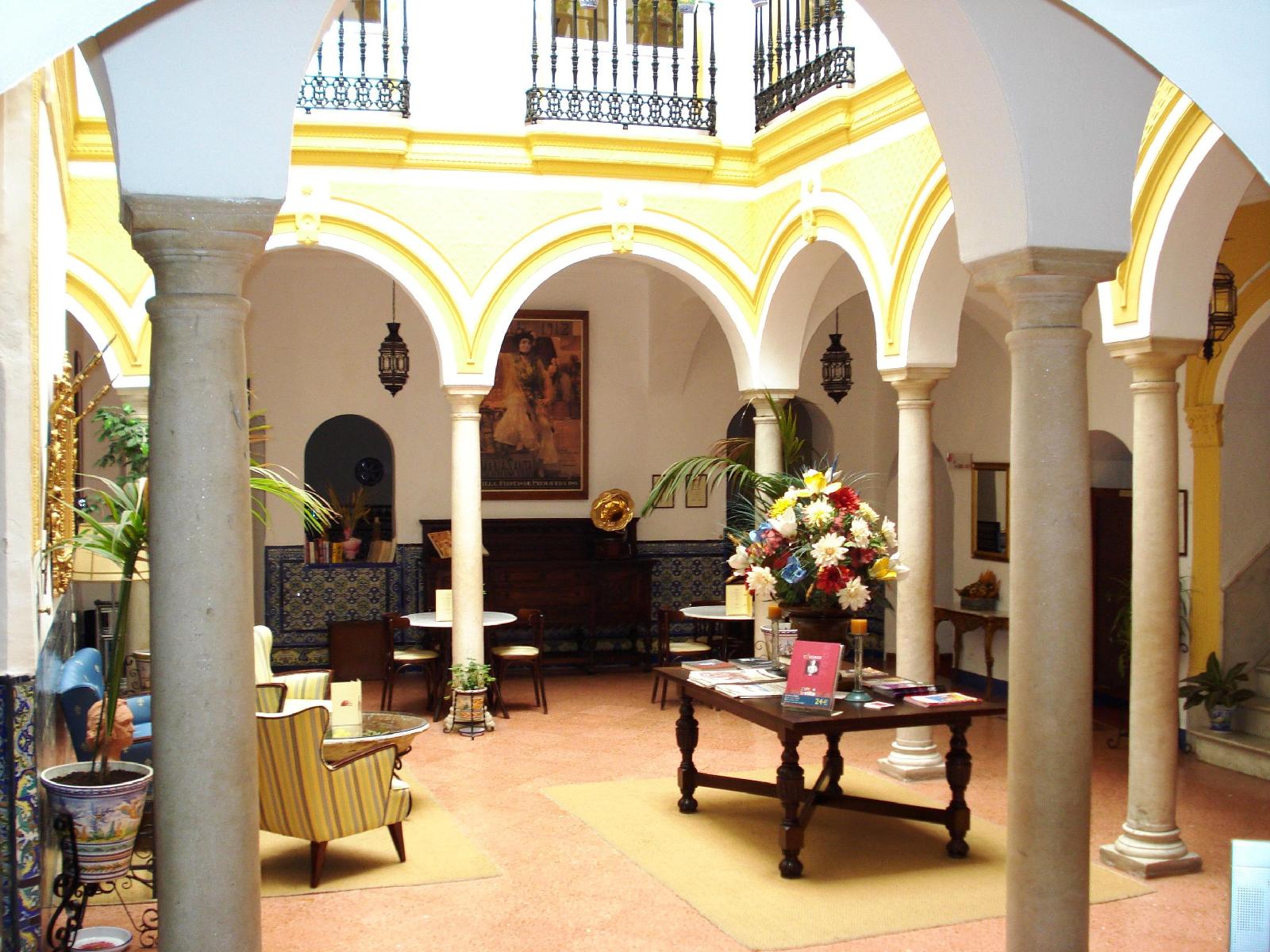 Hotel Abanico Casa Palacio