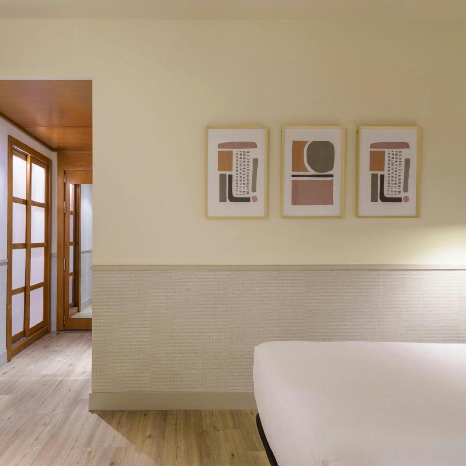 Ac Hotel Los Vascos By Marriott
