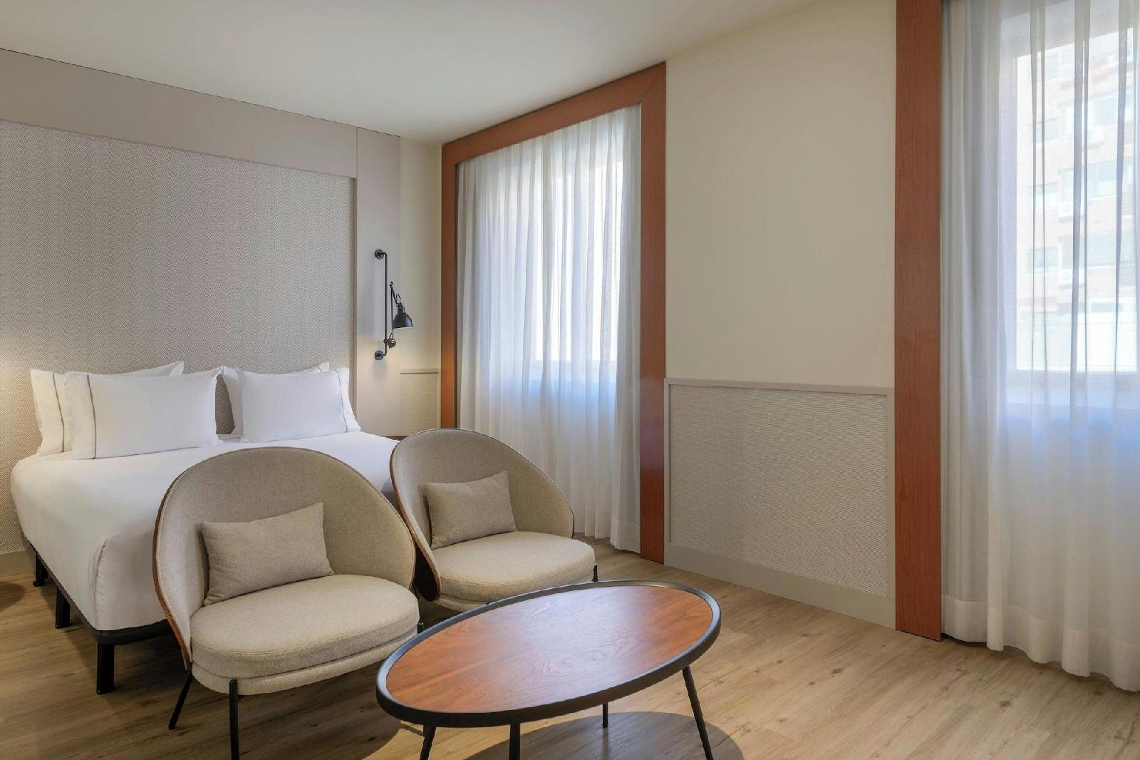Ac Hotel Los Vascos By Marriott