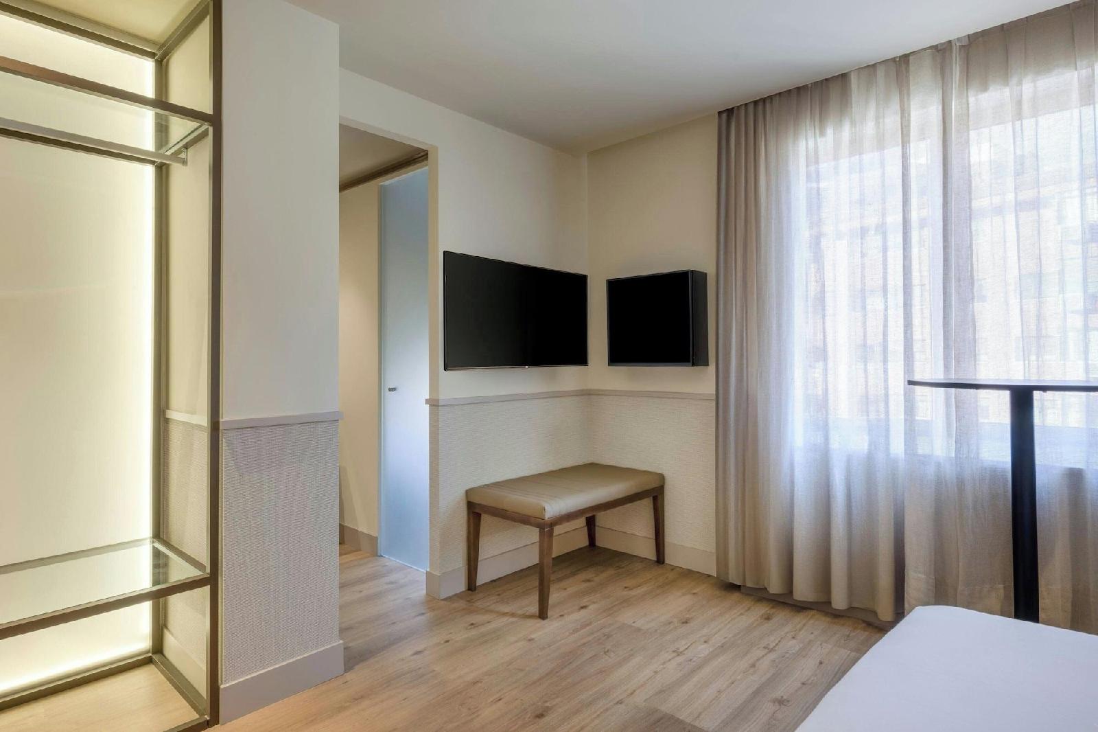 Ac Hotel Los Vascos By Marriott