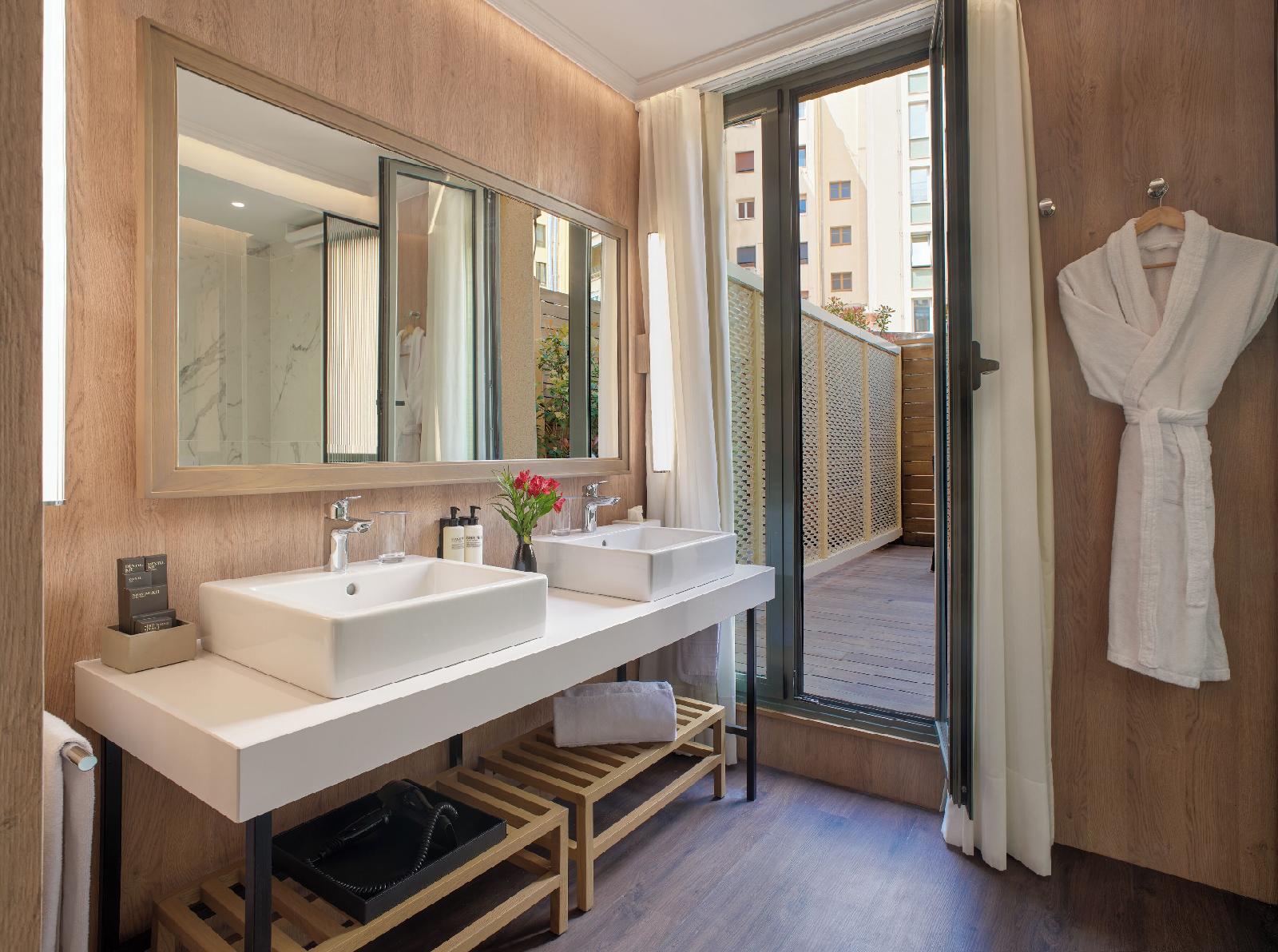 H10 Universitat Hotel