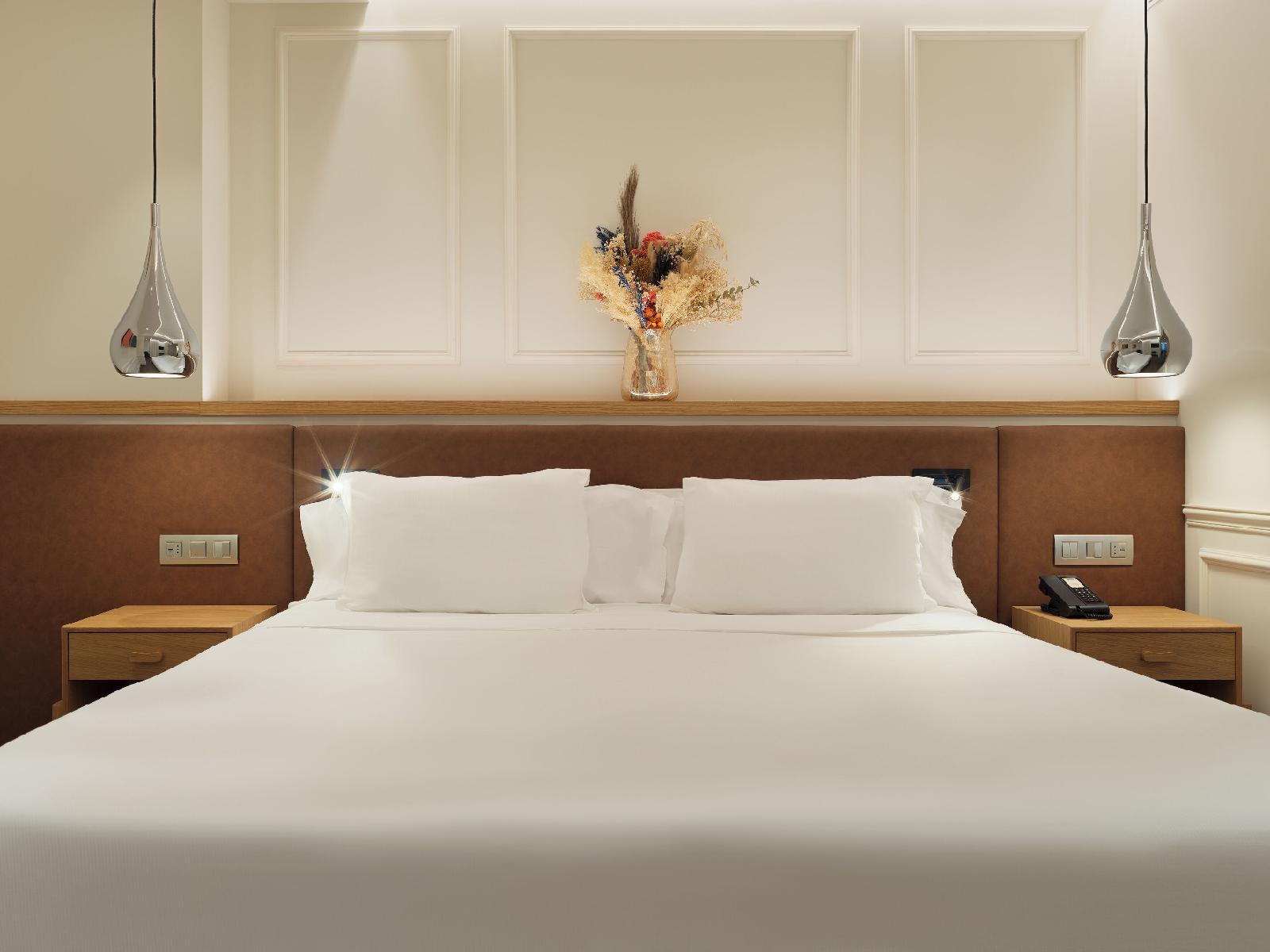 H10 Universitat Hotel