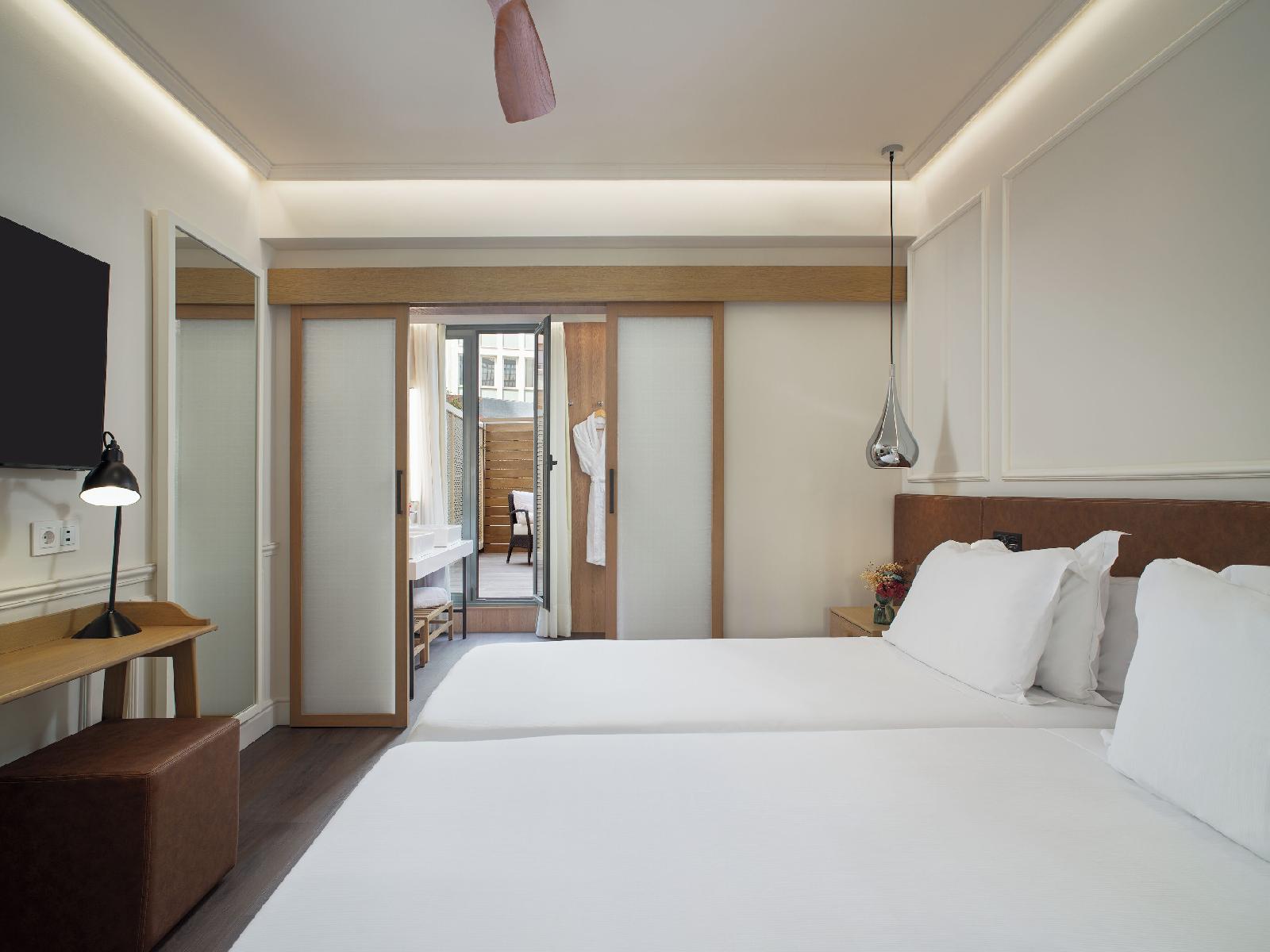 H10 Universitat Hotel