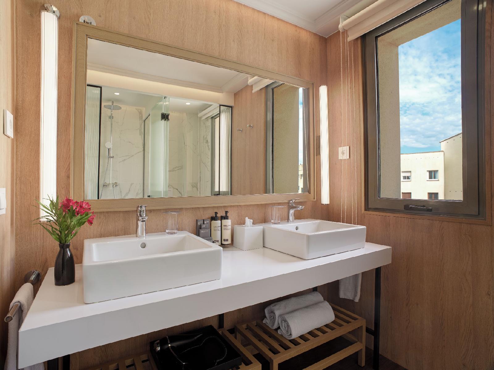H10 Universitat Hotel