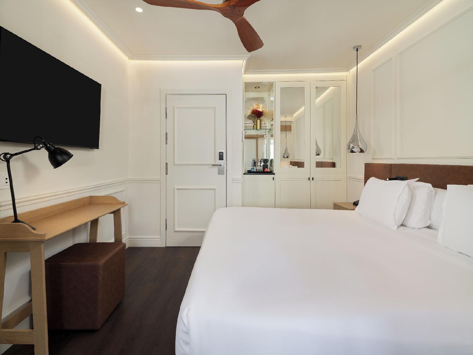 H10 Universitat Hotel