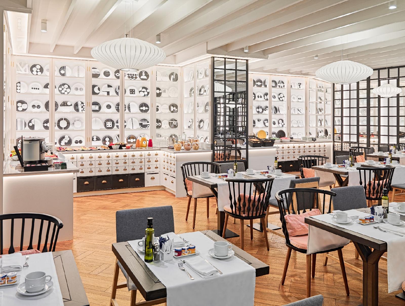 H10 Universitat Hotel