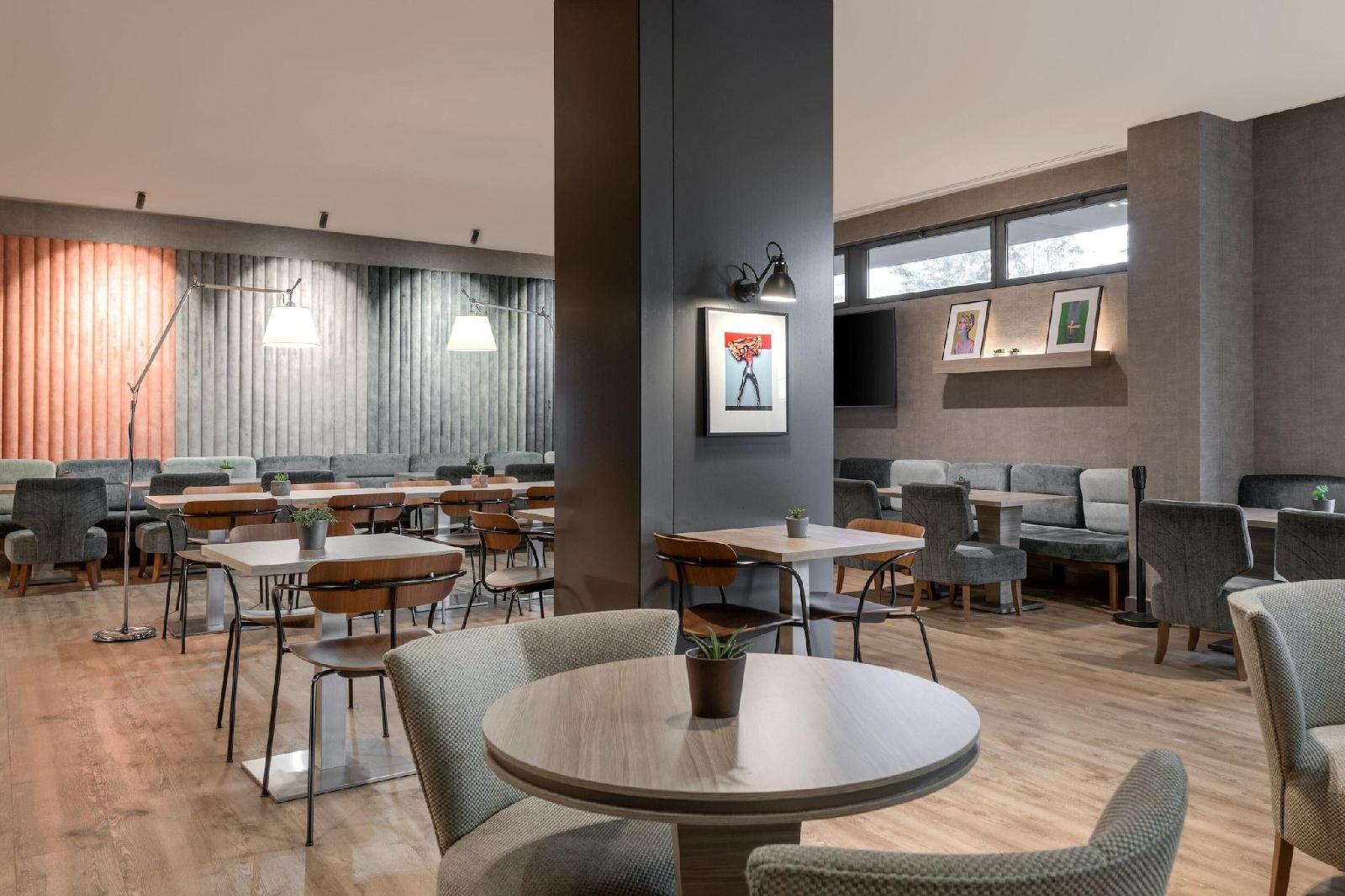 AC Hotel Madrid Airport
