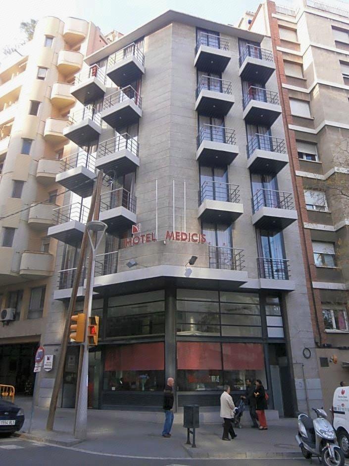 Hotel Medicis