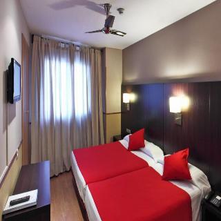 Yomo Hostal Bcn Port