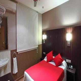 Yomo Hostal Bcn Port