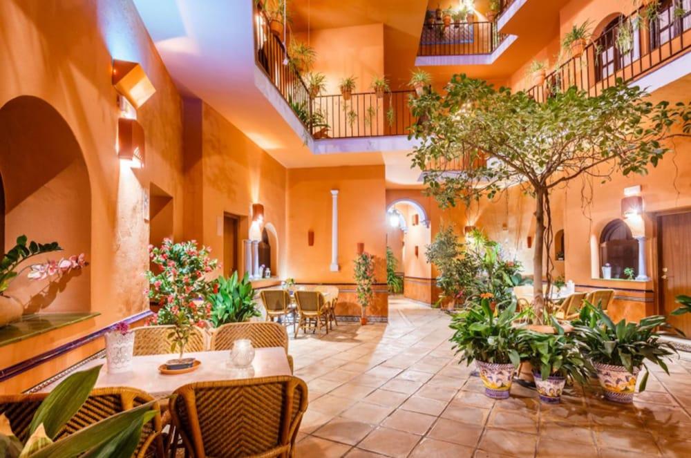 Hotel Patio De La Alameda